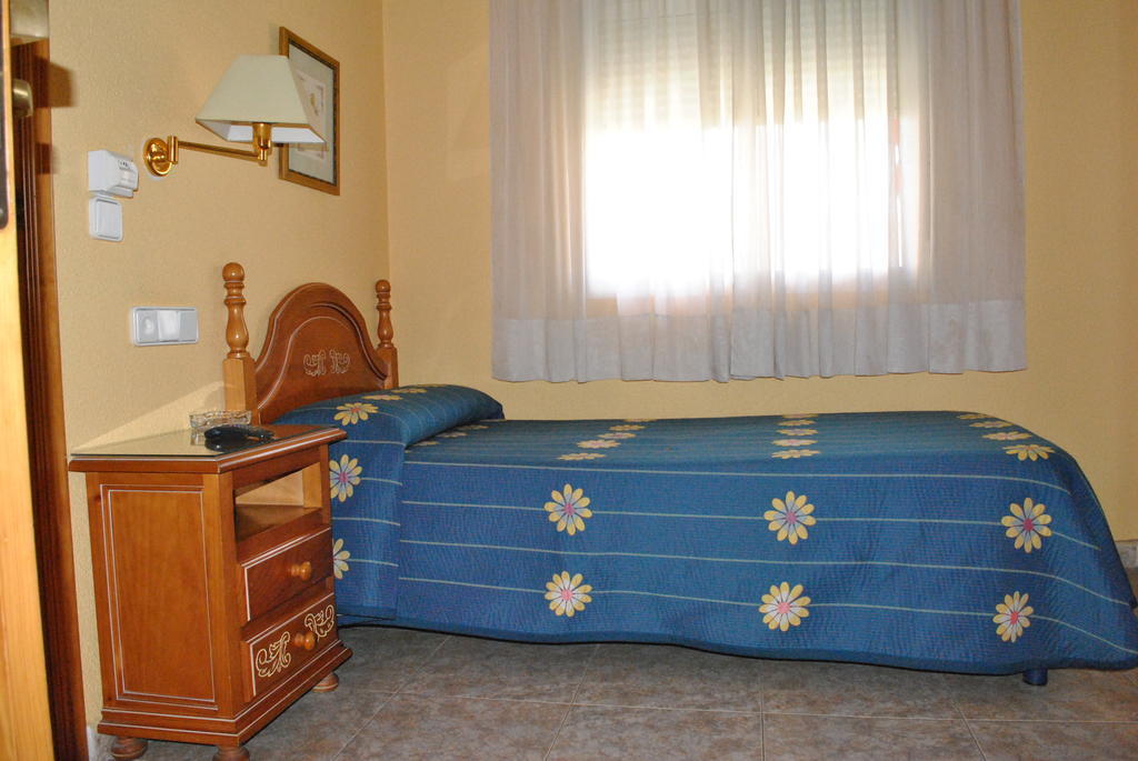 Hostal Rey Teodomiro Orihuela Oda fotoğraf
